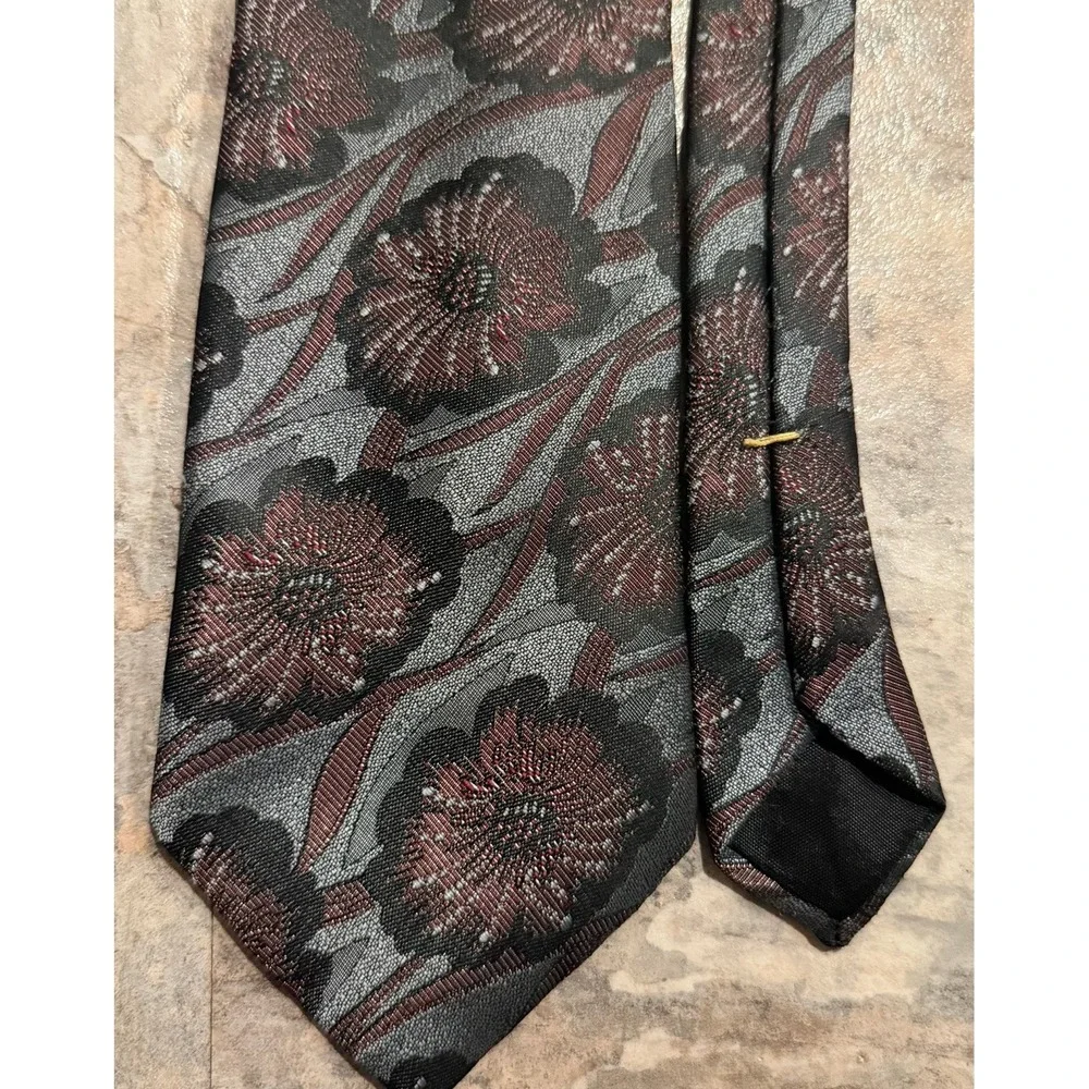 Oscar de la Renta Men's Vintage Silk Tie Blue Floral Pattern Designer Necktie